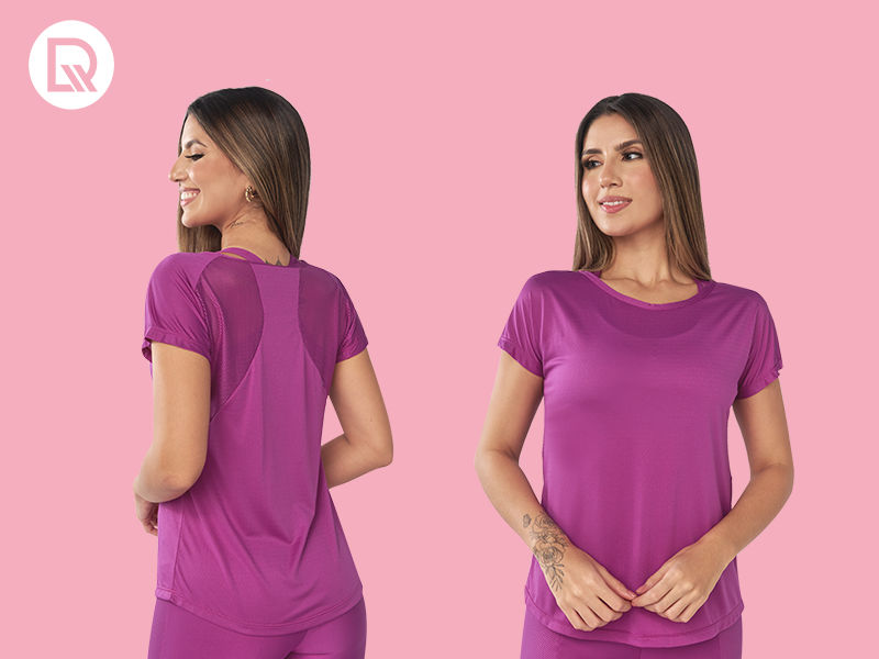 mulher vestindo camiseta de academia roxa