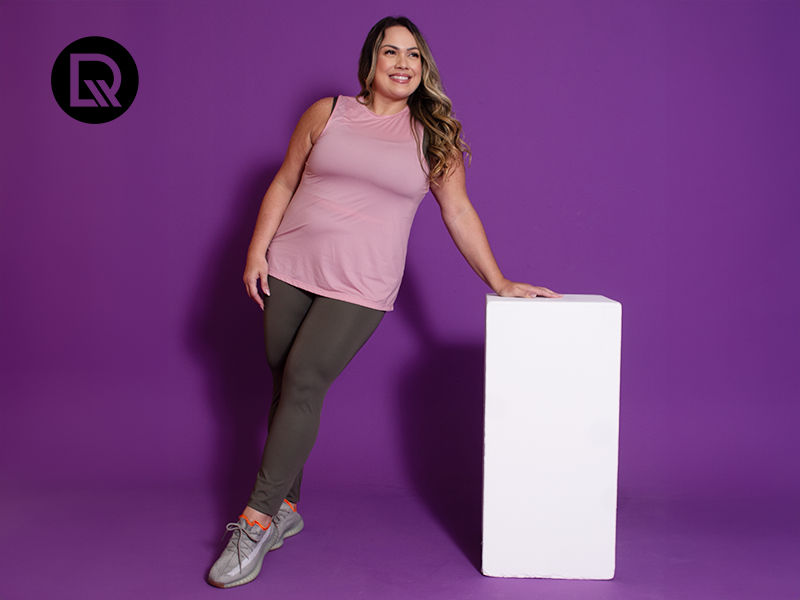 Mulher usando um conjunto