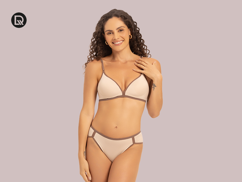 Modelo usando biquíni nude com detalhes marrom